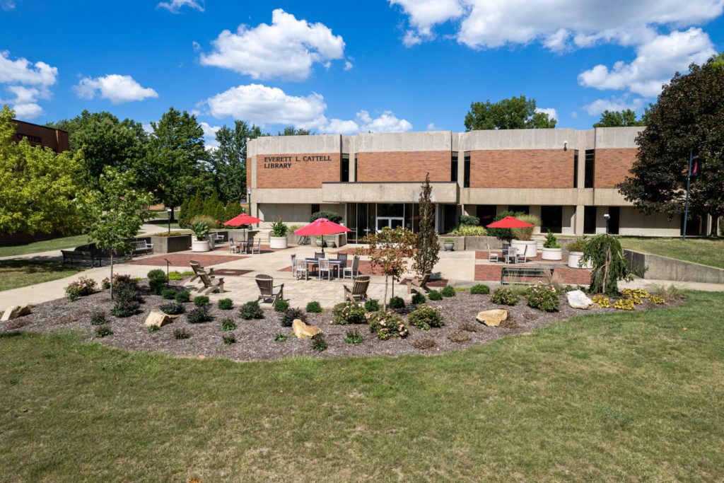 Everett L. Cattel Library in the summertime