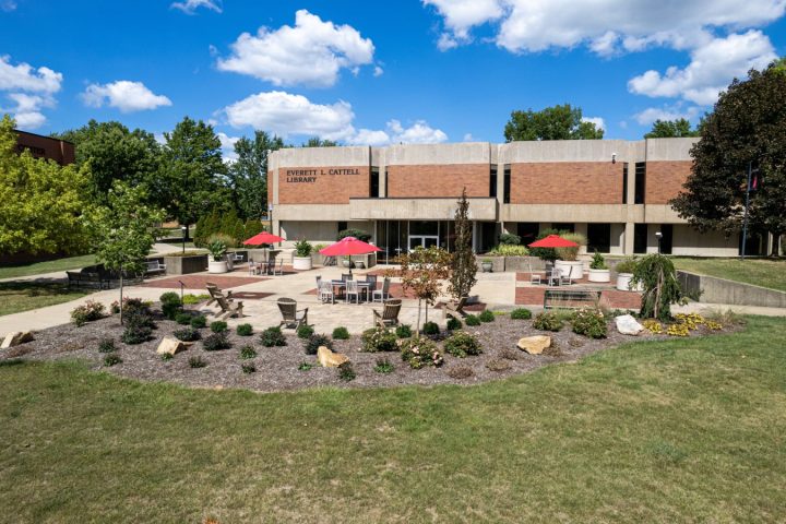 Everett L. Cattel Library in the summertime