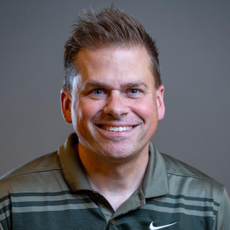 Headshot of Derrick Maxey