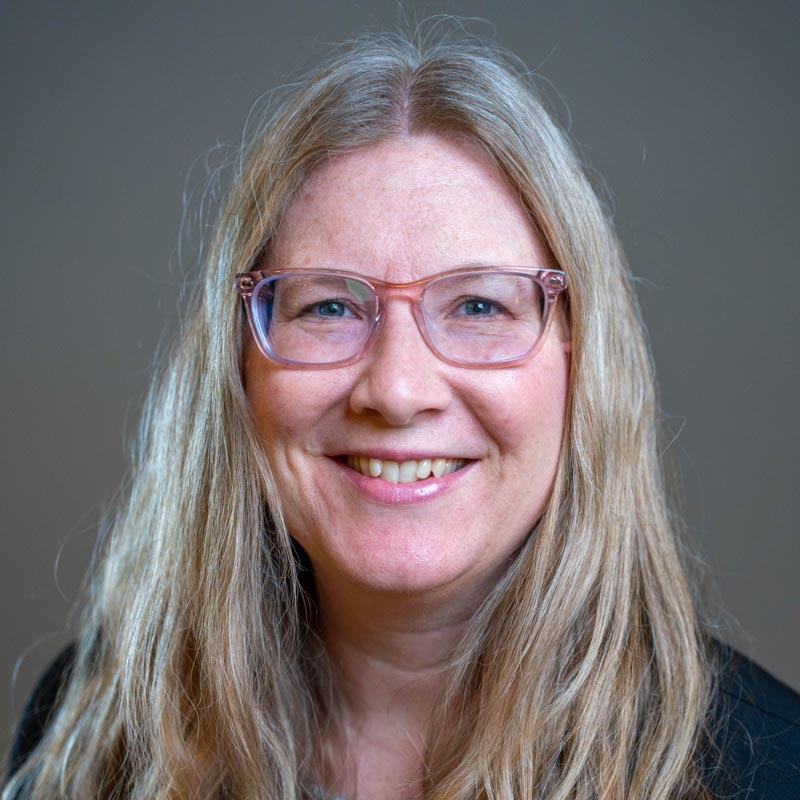 Headshot of Elizabeth Patterson Roe