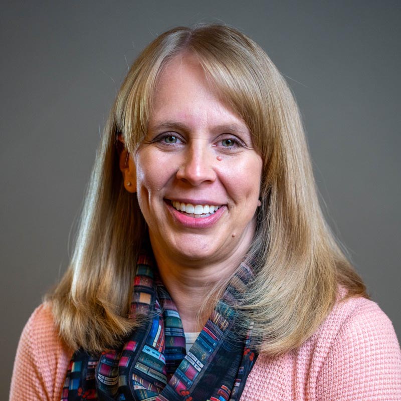 Headshot of Julie Harris