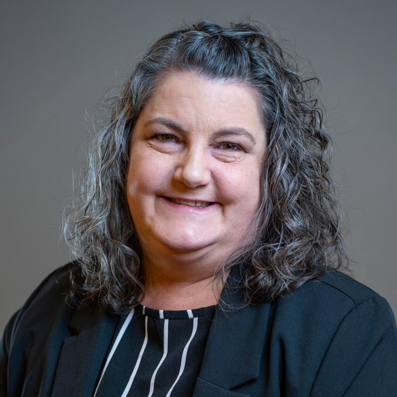 Headshot of Kim Carr